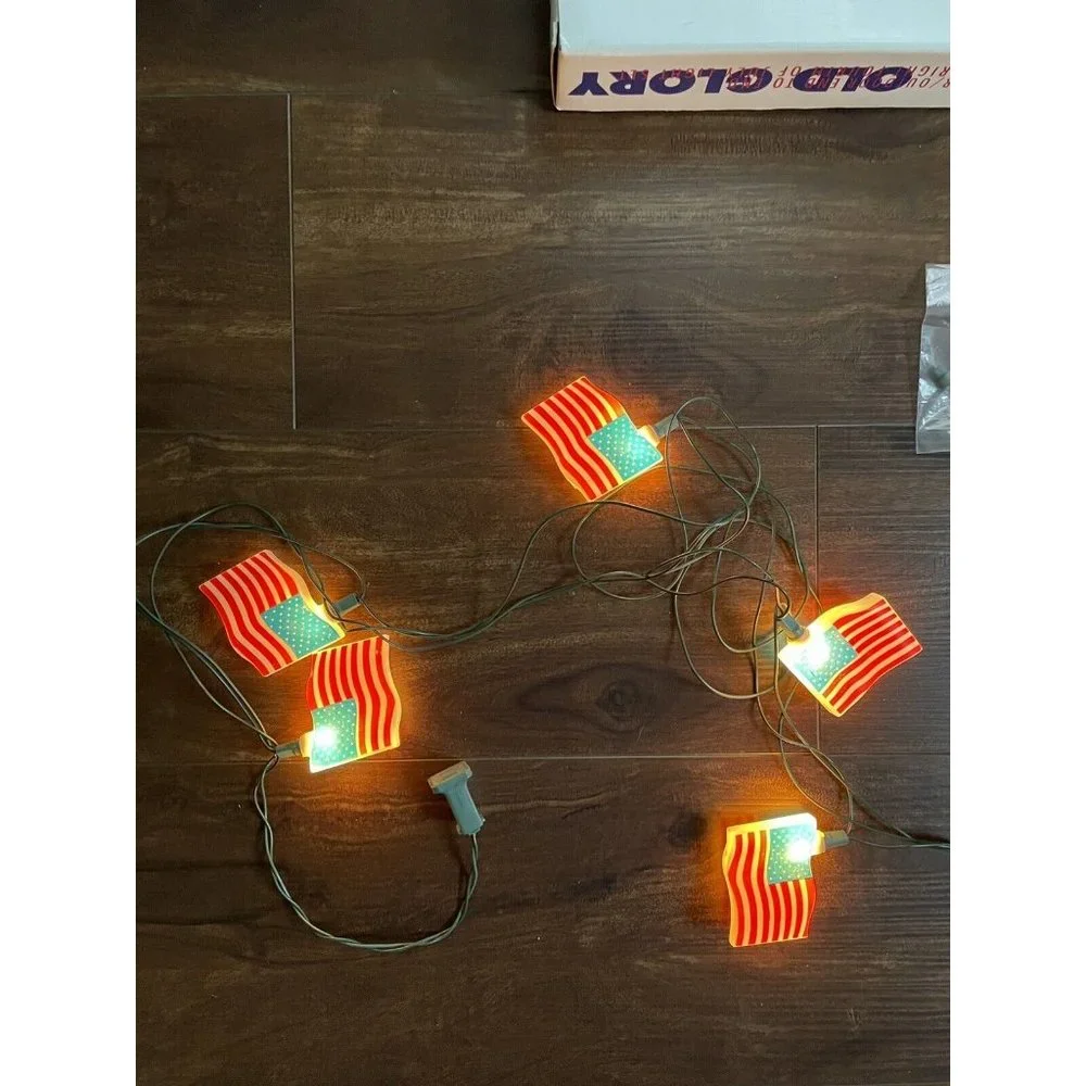 Vintage American Flag Blow Mold String Lights 10 Flags on green cord Working